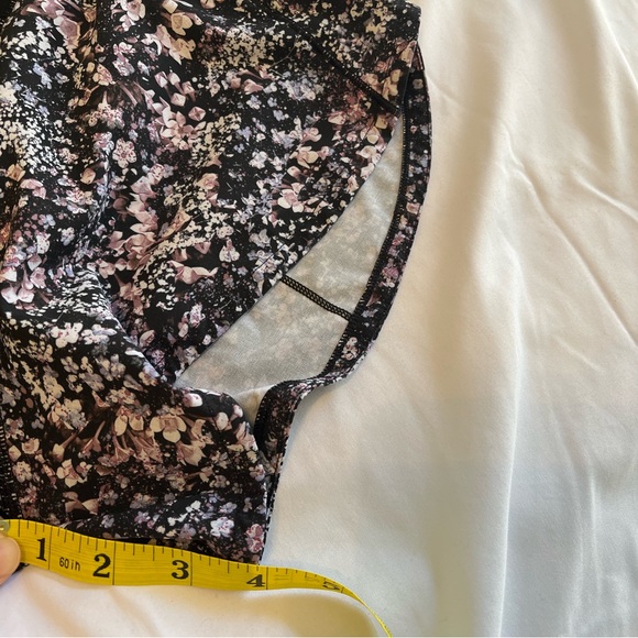 Lululemon Run Times Shorts size 4 Flower print - Picture 11 of 13